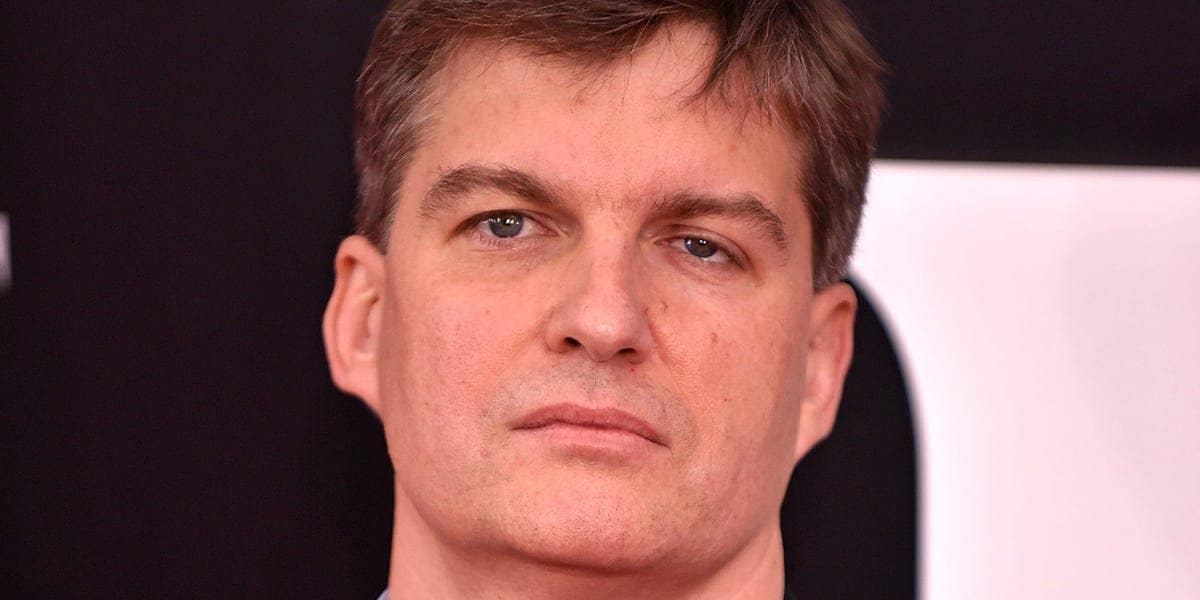 Michael Burry Bets Against AI Stars Oracle and Nebius
