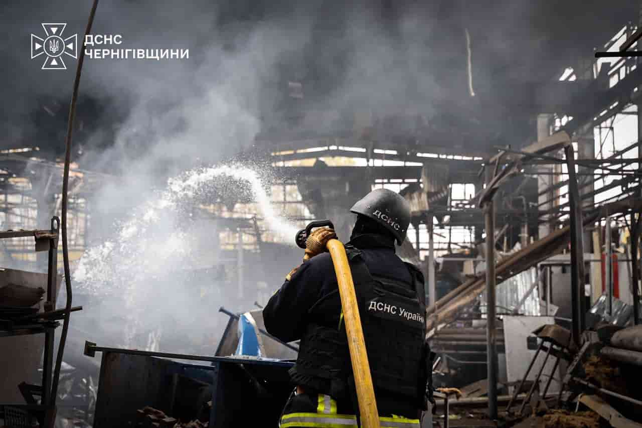 Russian daytime attack on Chernihiv kills 1, injures 25