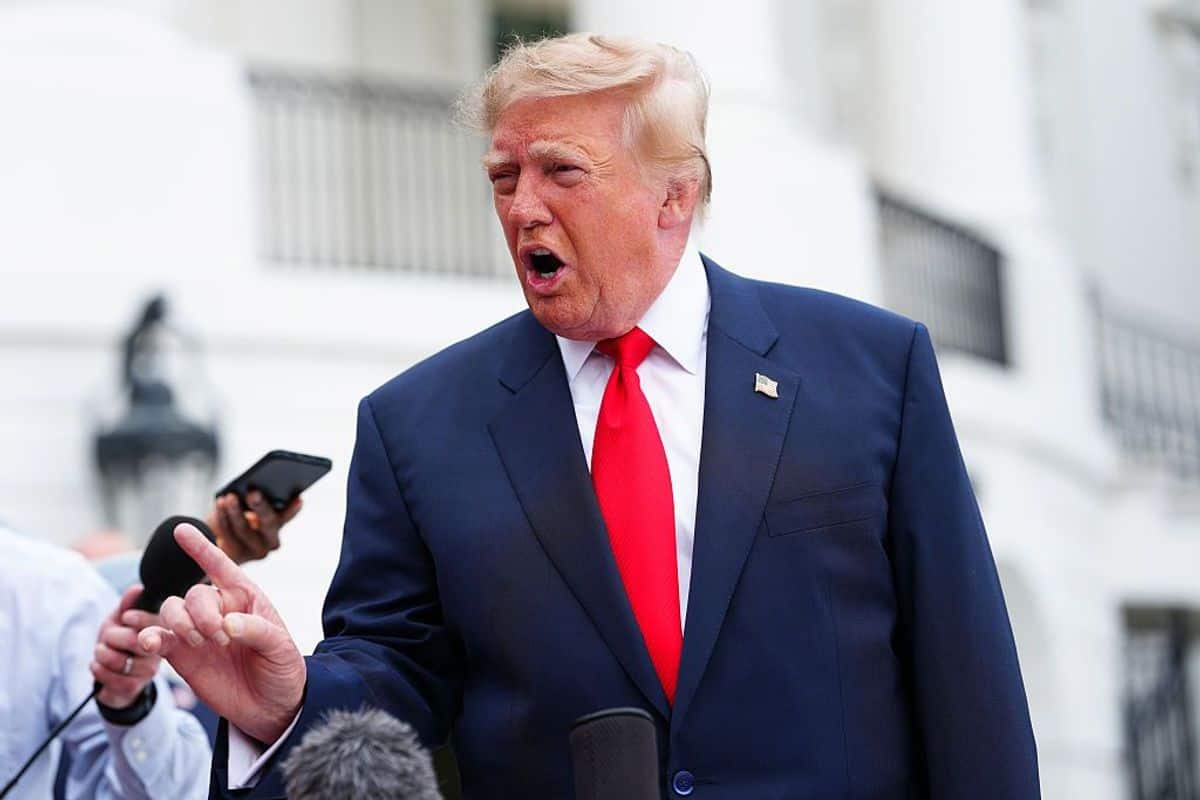 Trump tells Zelensky to stop attacking Russian refineries, suggests Ukraine needs new president