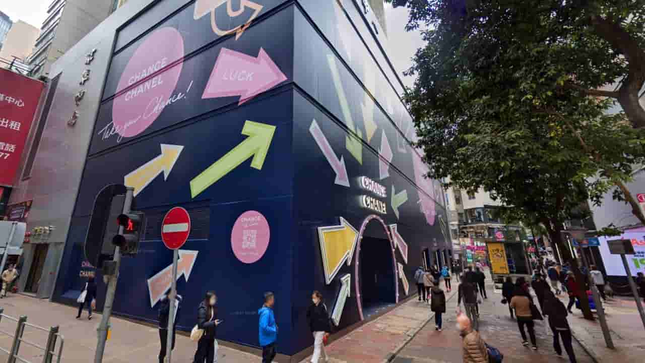 Hong Kong Retail Sees Banks, Fashion Brands Eyeing Cheaper Space