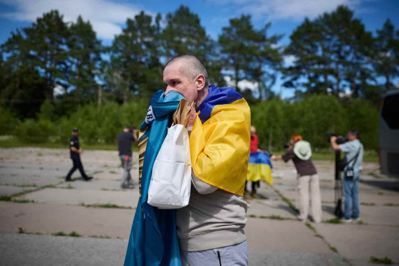Russia and Ukraine swap 160 soldiers each in latest prisoner exchange