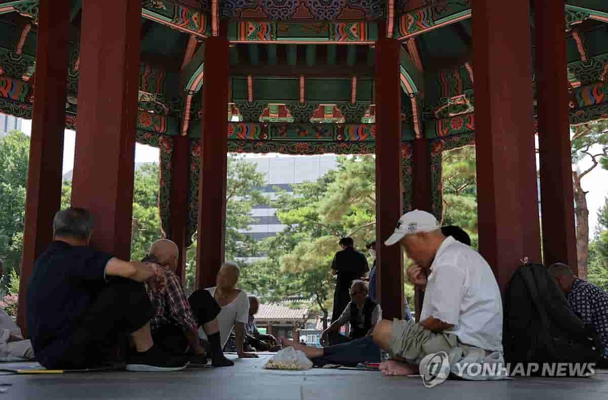South Korea's employed population aged 55-79 surpasses 10 million