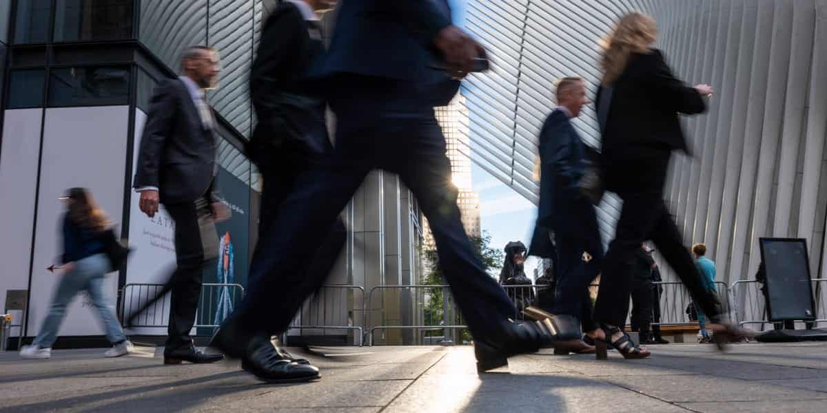 Hedge fund hiring cools as separately managed accounts gain traction