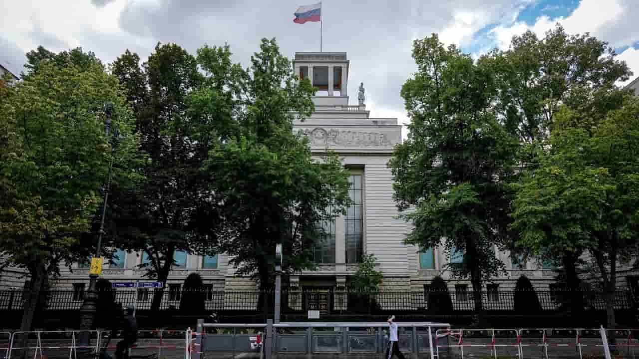 German intelligence warns of rising Chinese, Russian spy threat
