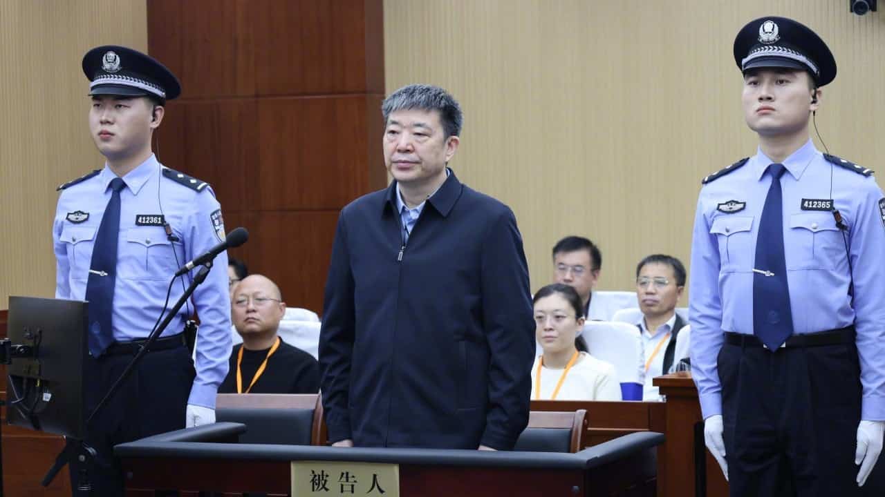 Wuhan ex-mayor Zhou Xianwang jailed 14 years for corruption