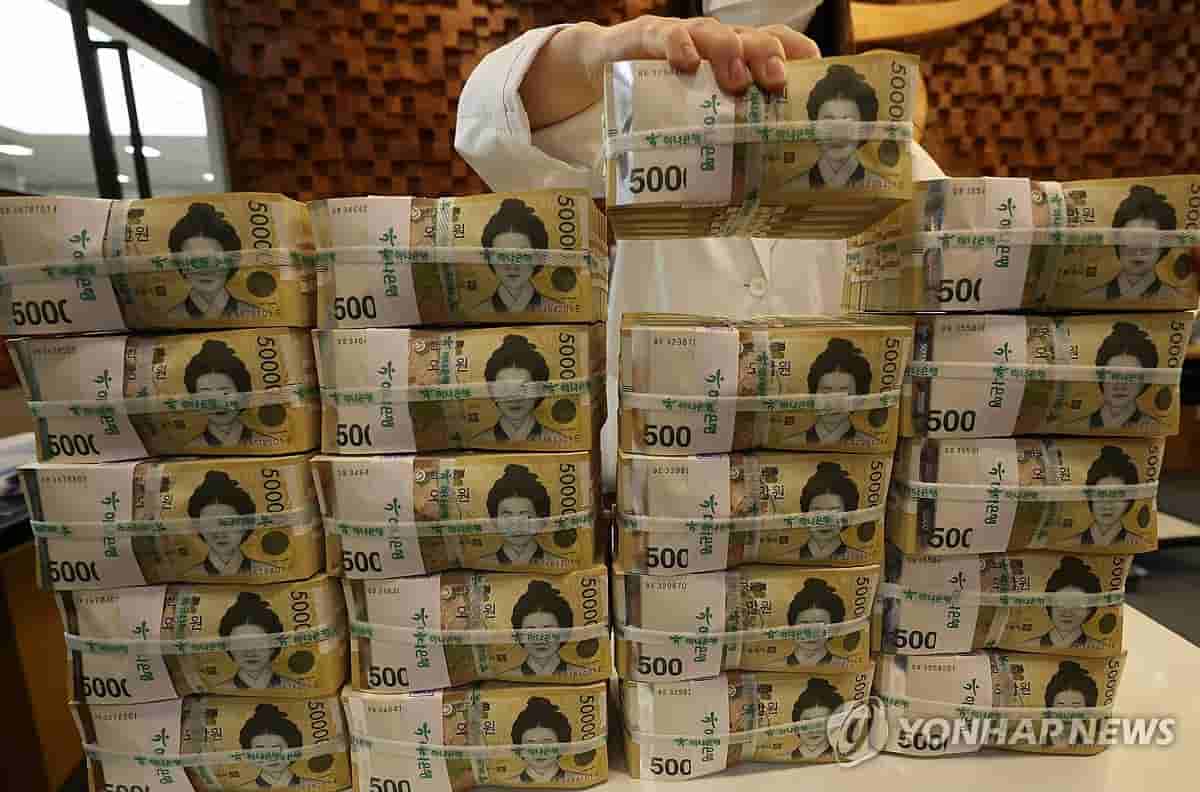 Foreign investors net sold S. Korean bonds in August