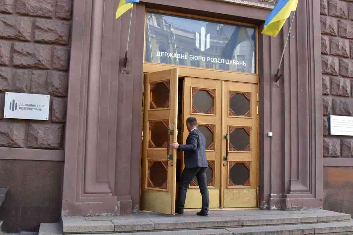 Ukrainian court bans investigative report on official's brother