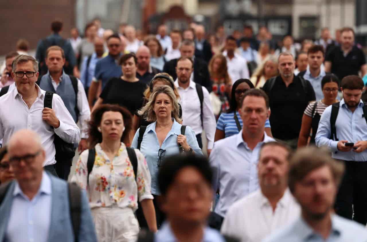 UK Labour Market Loses Momentum in Second Quarter