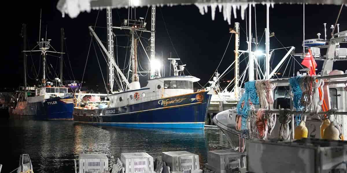 US Coast Guard suspends search for 7 missing from sunken fishing vessel