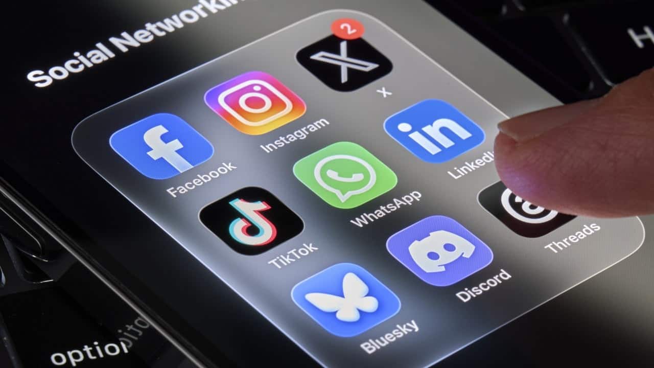 India's proposed social media ban for under-18s wins parents' backing