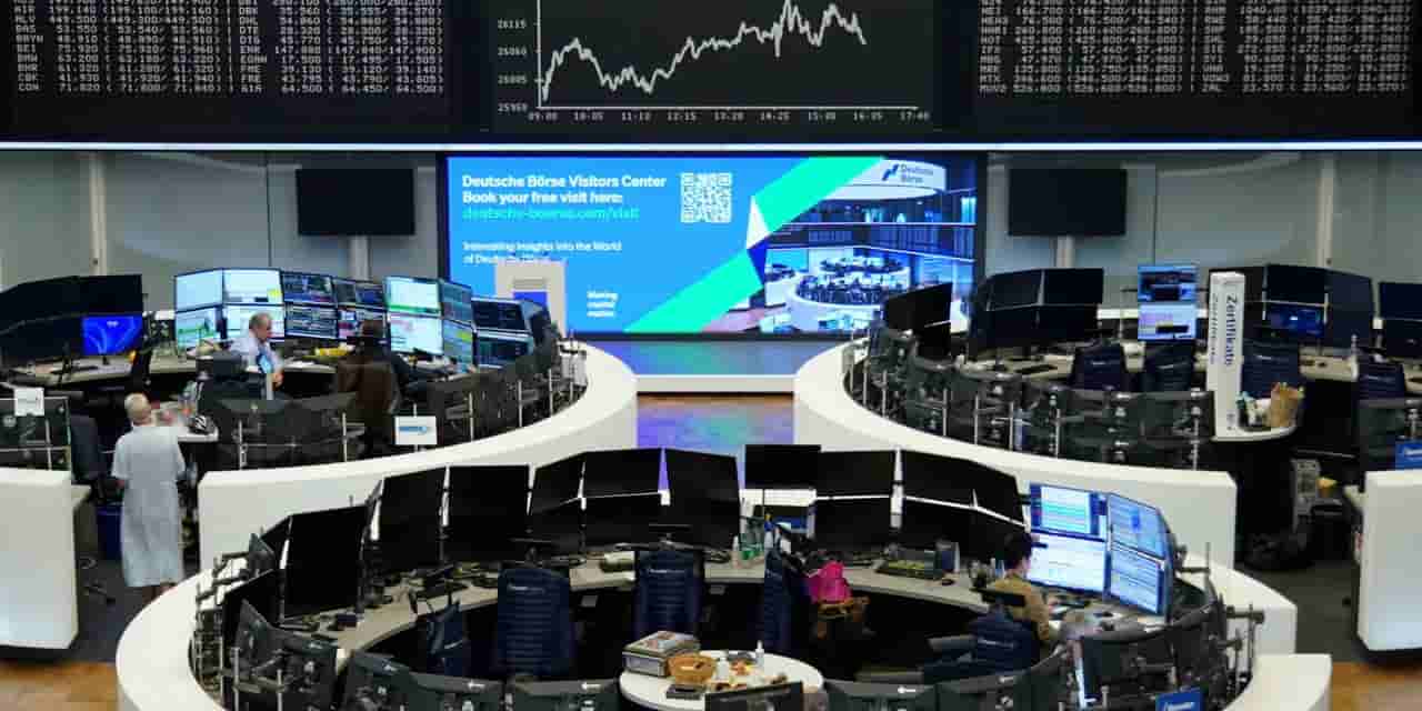 US Jobs Data Boosts Fed Rate Hike Odds, Yields Climb