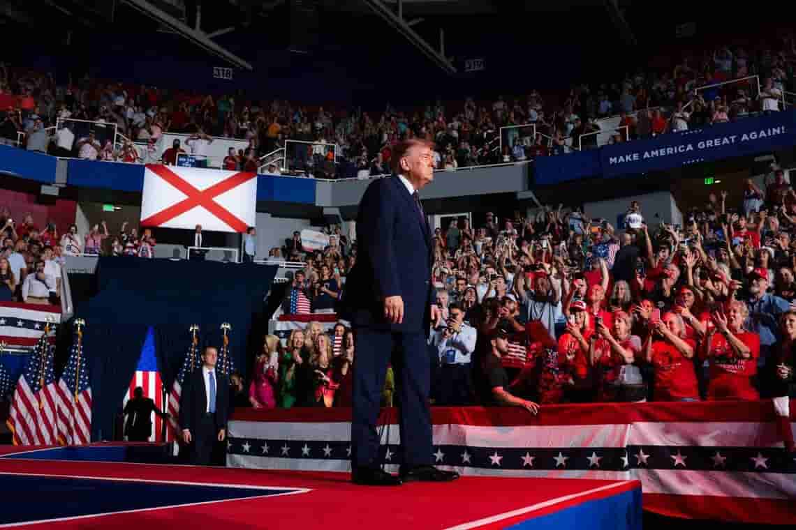 Trump touts investment projects in Alabama campaign rally