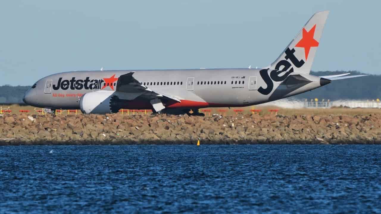 Jetstar's overhead locker fee plan faces scrutiny in Asia-Pacific