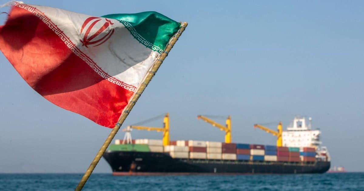 Trump claims Iran seeks deal, extends Hormuz deadline