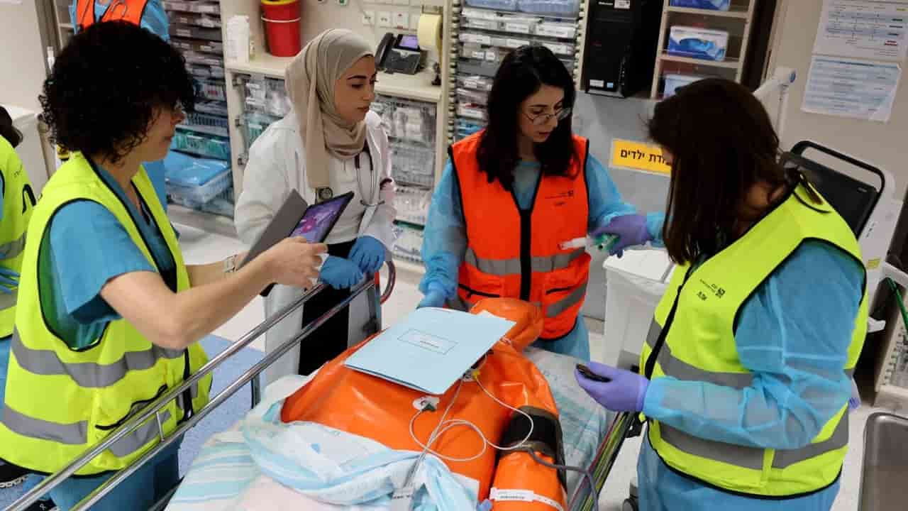 Palestinian doctors face discrimination in Israel