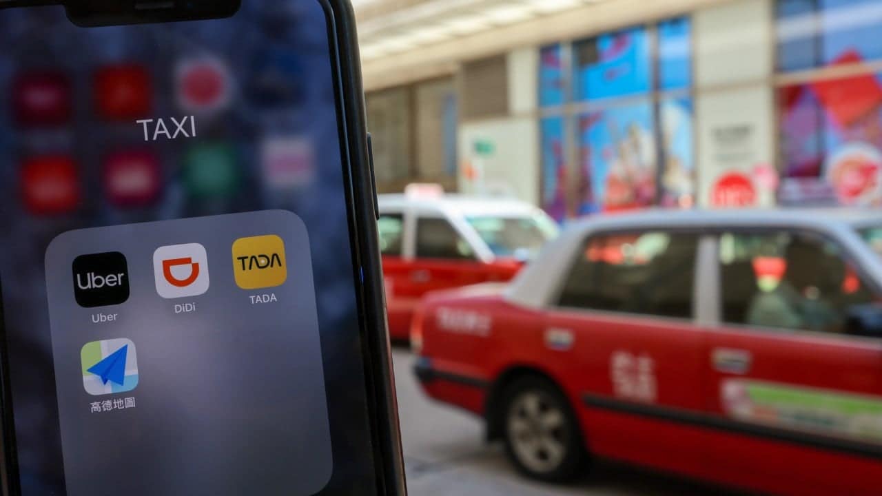 Over 11,000 apply for Hong Kong taxi, ride-hailing test