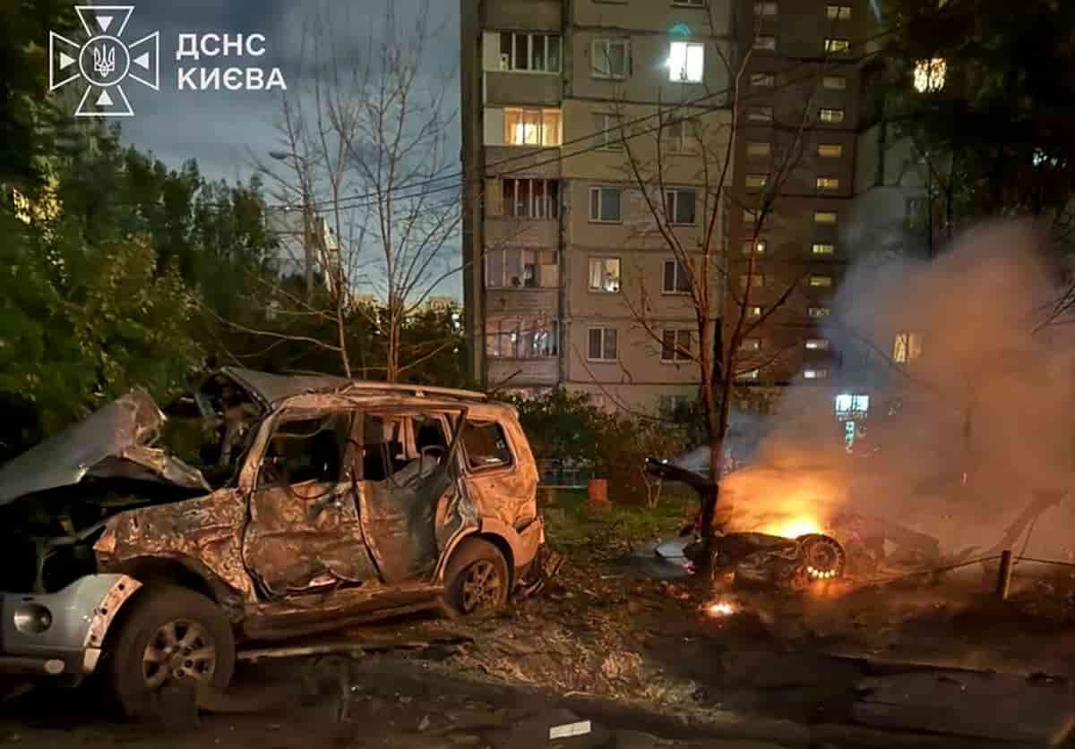 Kyiv hit by Russian missile attacks, mayor reports strike near metro