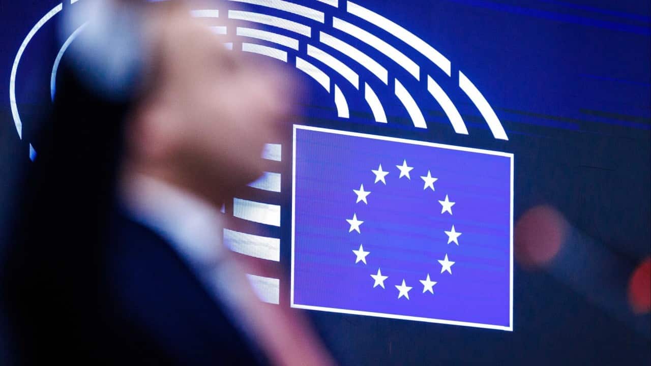 European Parliament backs tougher stance on China