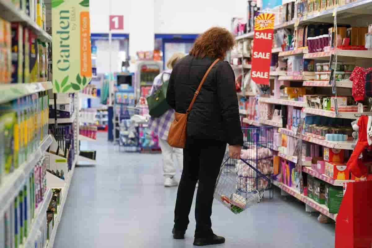 UK retail footfall down 2.9% in September