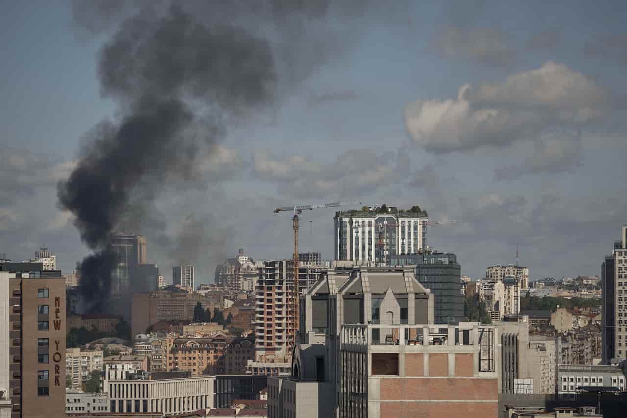 Zelensky announces new air alert system amid ongoing Russian strikes