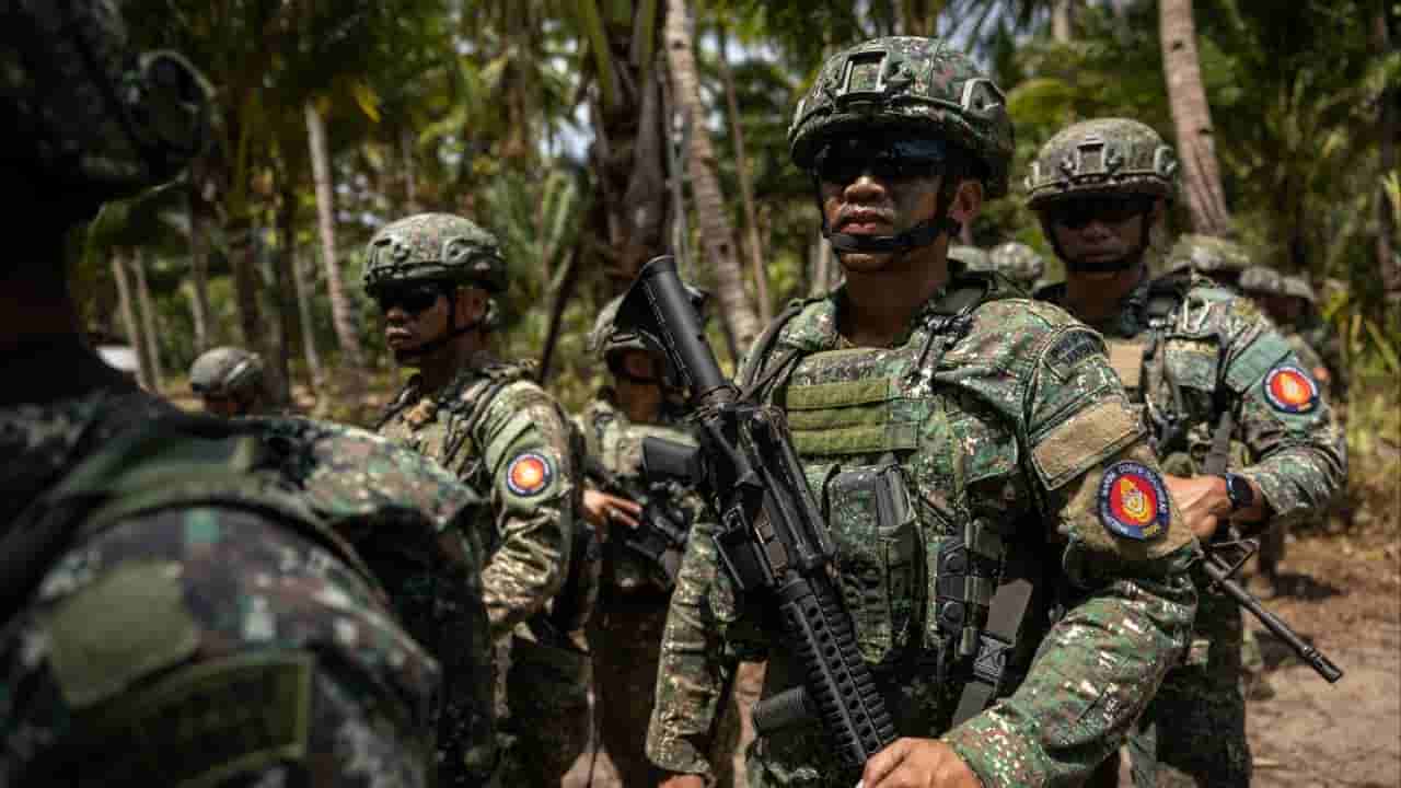 Philippines seeks coders, hackers for military