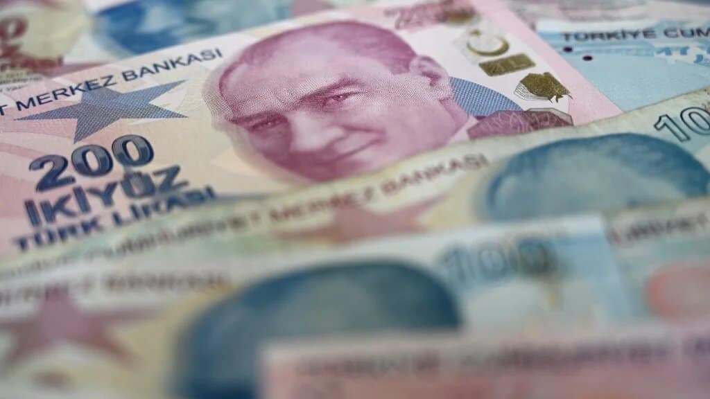 Turkey's $17bn fund scandal becomes political crisis for Erdogan