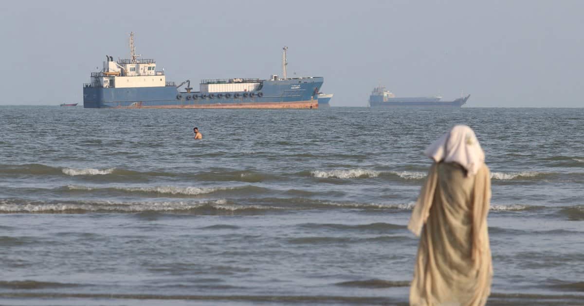 Oil prices climb as Iran targets ships in Hormuz