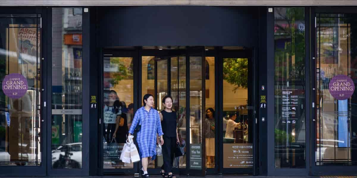 Asia's AI boom fuels luxury spending despite market volatility