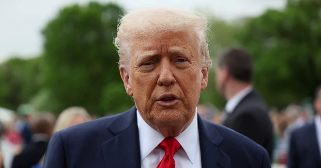 Americans say Iran war not worth costs; Trump approval falls