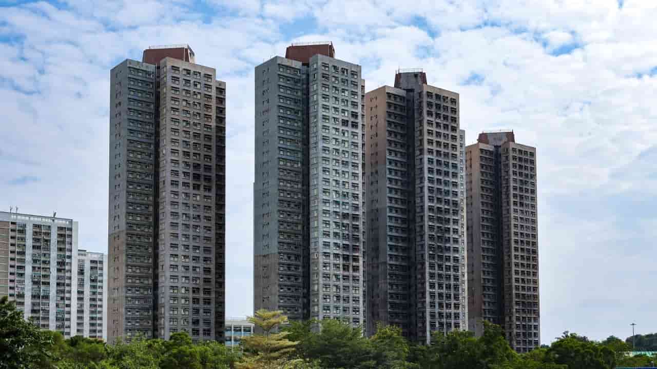 Hong Kong to offer bigger subsidies for elderly in old districts