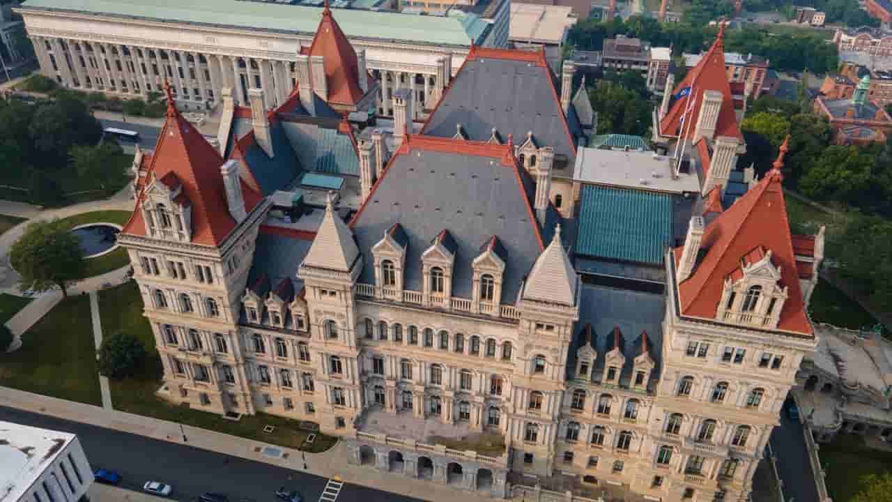 NY woman charged with ISIS-inspired plot to bomb state Capitol