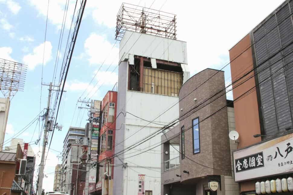Magnitude 6.1 earthquake strikes off Japan's coast; no tsunami warning