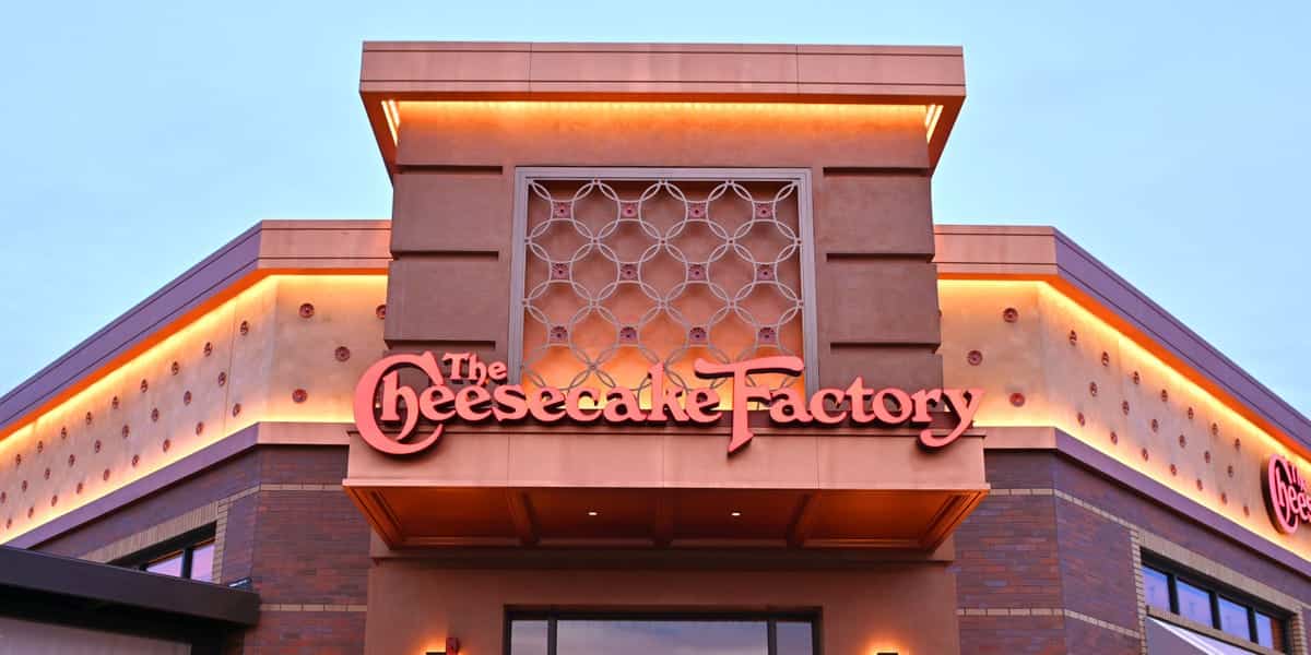 Cheesecake Factory posts earnings beat amid political spat
