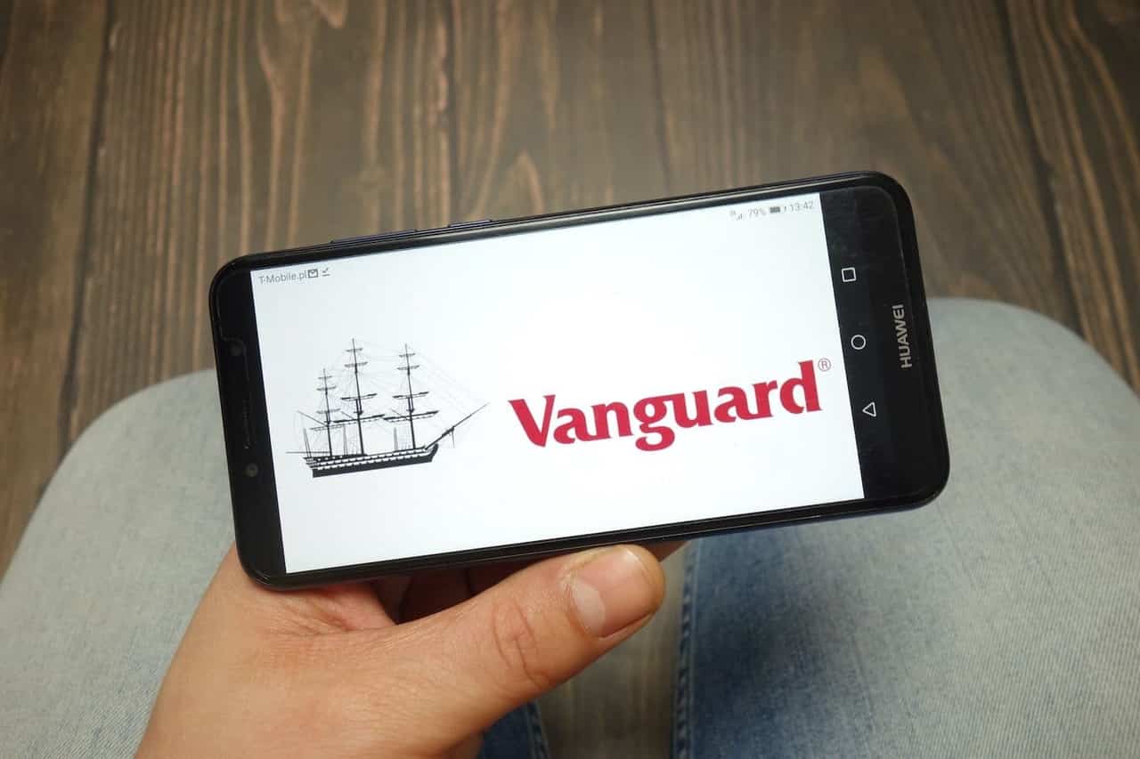 Vanguard seeks digital assets leader, signaling evolving crypto strategy