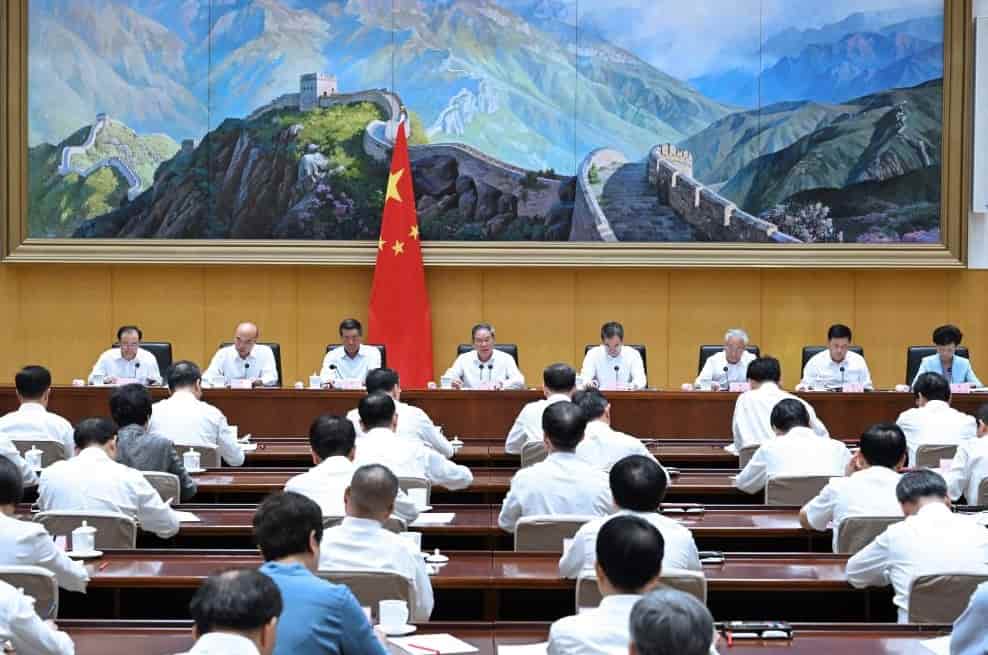 China's premier urges 'objective' understanding of the economy