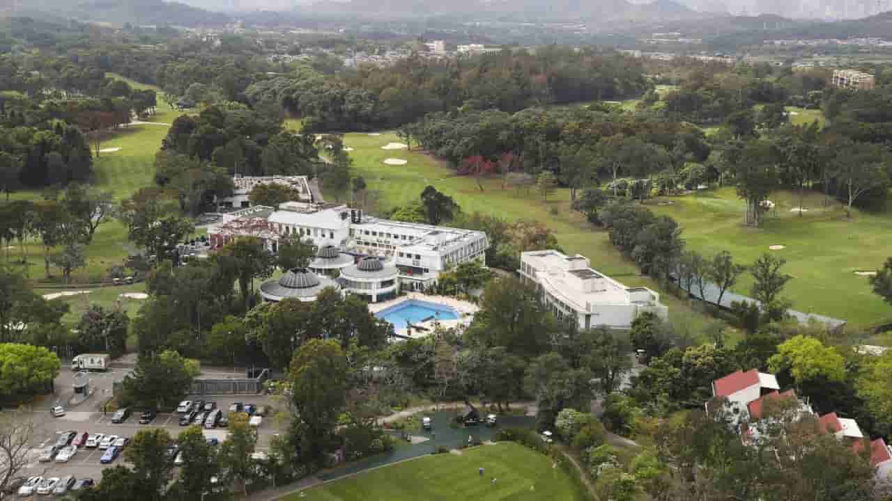 Hong Kong private clubs to pay market land premiums or open to public
