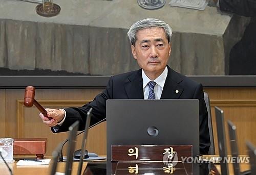 Bank of Korea faces pressure to raise rates after Fed hike