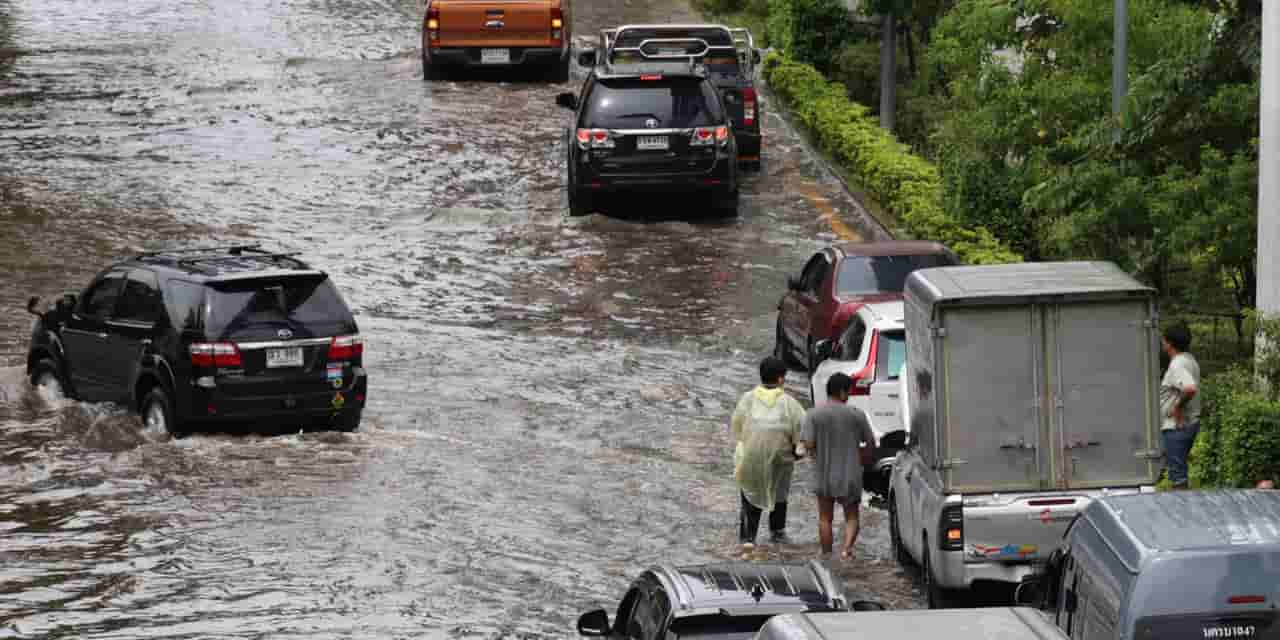 Honda pauses Bangkok motorcycle production due to flooding