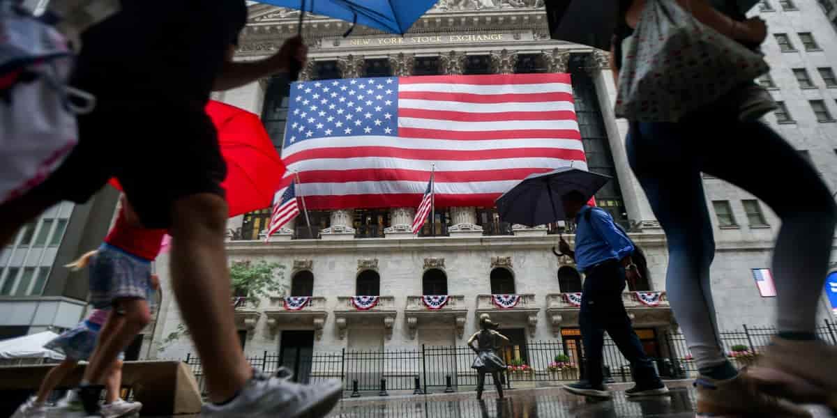 AI trade faces headwinds as investors pivot amid rising rates and overbuilding fears