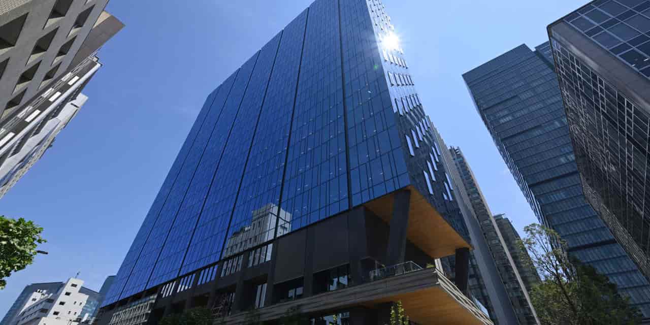 Tokyo office rents hit fresh 3-decade high as market tightens