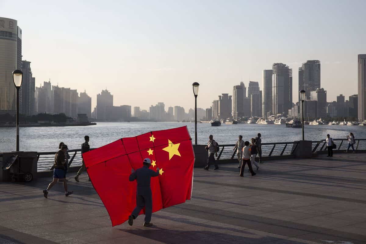 China Bond Rally Signals Weak Economic Sentiment Ahead of Politburo Meeting