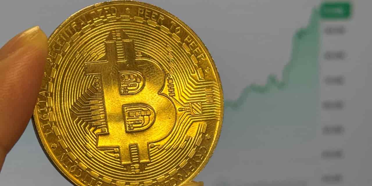 Gold and Bitcoin Surge as US Debt Concerns Drive Dollar Weakness