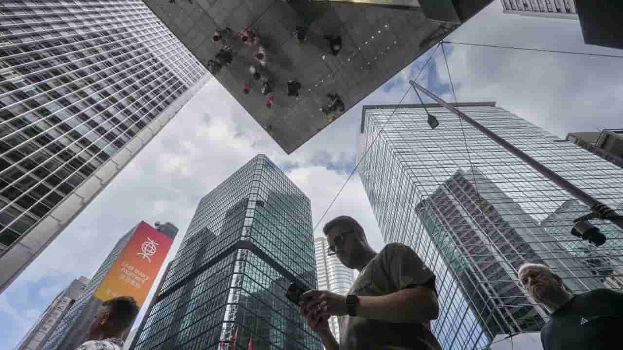 Asia-Pacific firms uncertain about AI's impact on office space demand