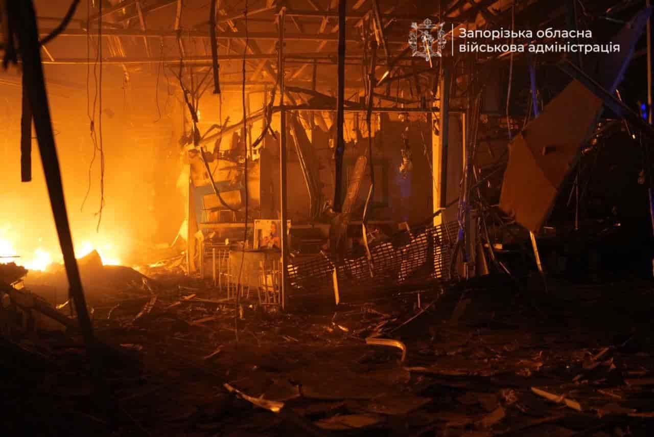 Russian attacks kill 3, injure 38 across Ukraine; peace envoys visit Kyiv
