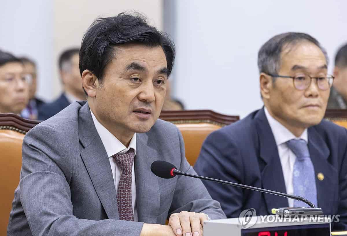 South Korean Defense Minister Ahn Gyu-back Resigns Amid Cabinet Reshuffle