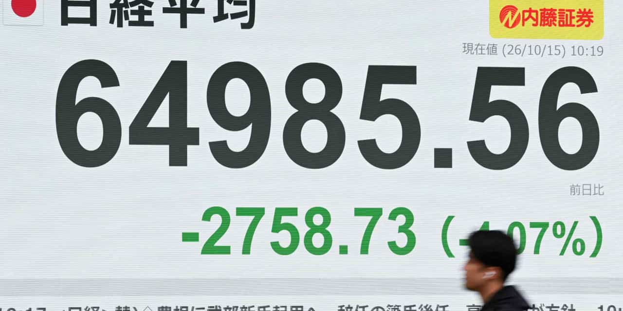 Asian stocks plunge on US inflation, AI debt fears