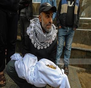 Israeli forces kill child in Gaza