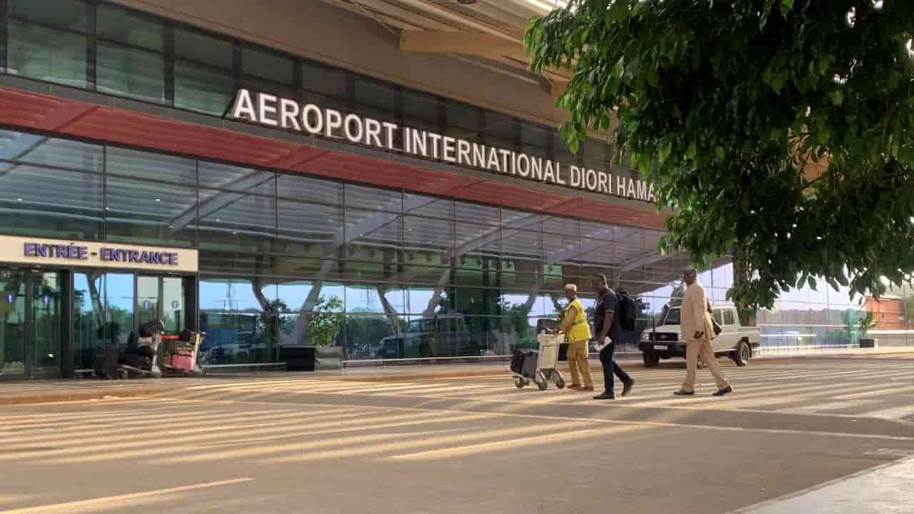 Clashes erupt in Niger as troops attempt to storm presidential palace