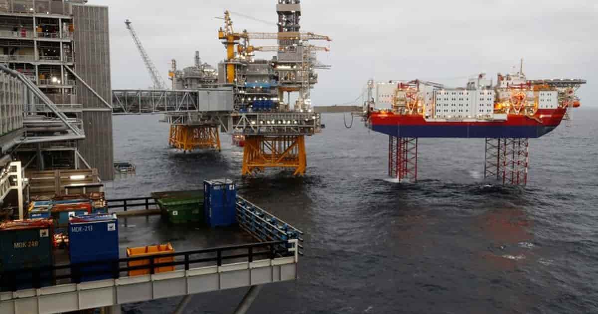 Oil prices stable amid mixed supply signals