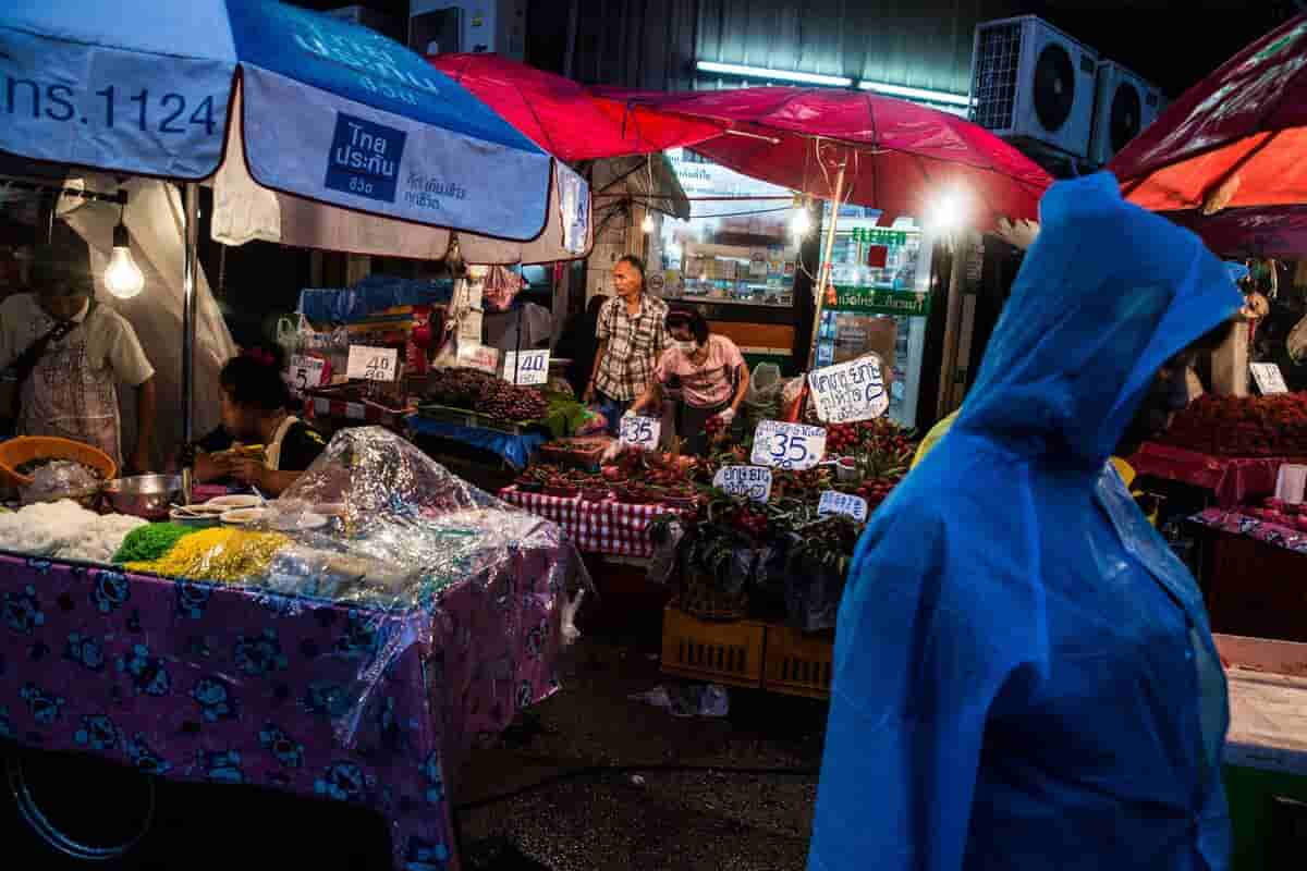 Thailand Central Bank to Curb Buy-Now-Pay-Later Growth Amid Debt Concerns